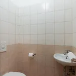 Appartamento Delux Akácfa With 3 Bedroom Budapest
