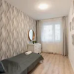 Appartamento Delux Akácfa With 3 Bedroom Budapest