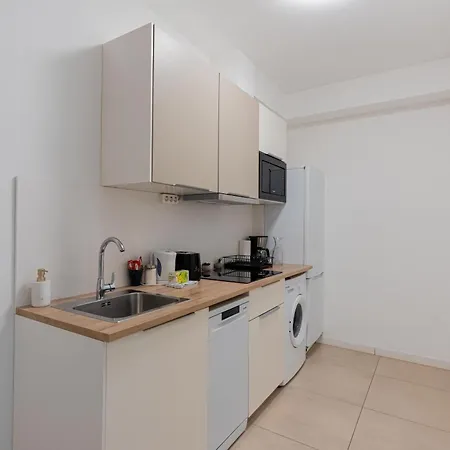 Apartamento Delux Akácfa With 3 Bedroom